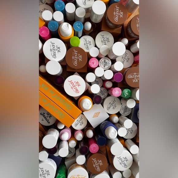 ✨ SOL DE JANEIRO MYSTERY BOX — Scents, Creams, Mists & More! 2X MSRP VALUE - Picture 9 of 14